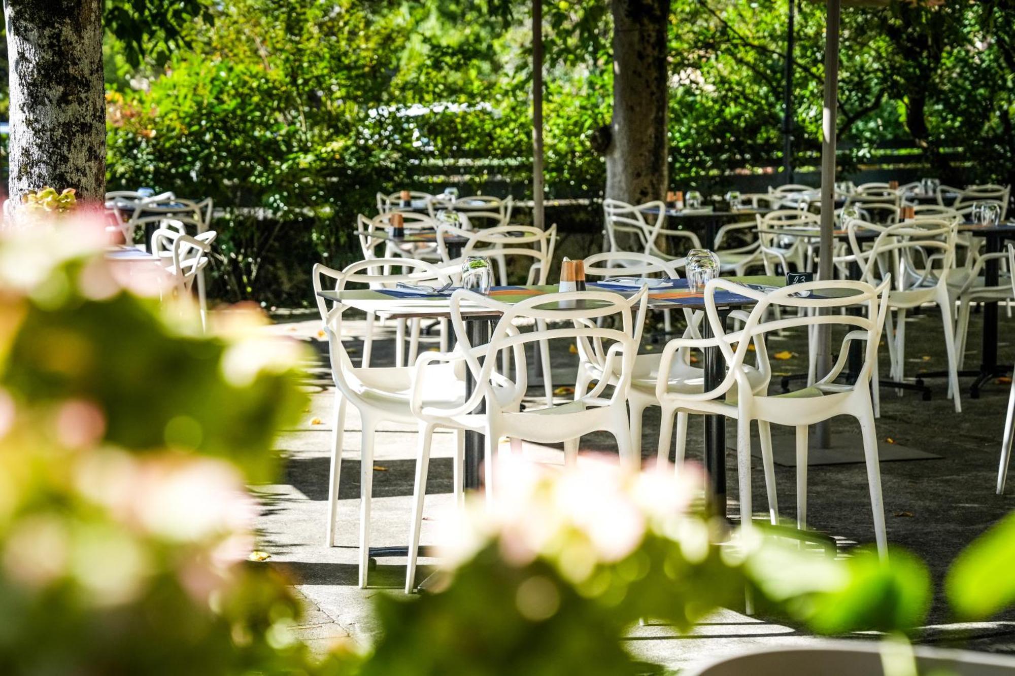 Logis Hotel & Restaurant Le Cadet De Gascogne Saint-Justin  외부 사진