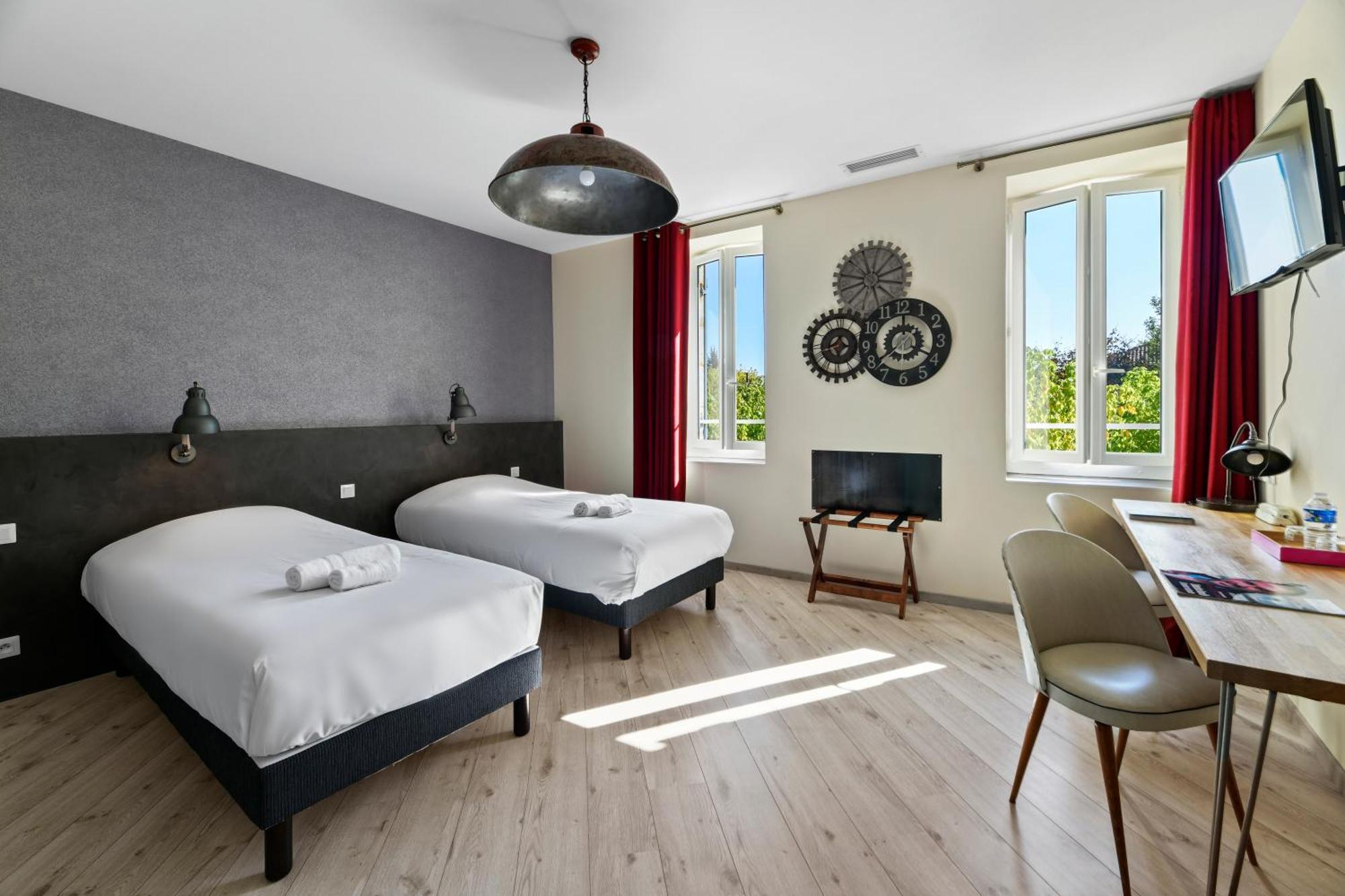 Logis Hotel & Restaurant Le Cadet De Gascogne Saint-Justin  외부 사진